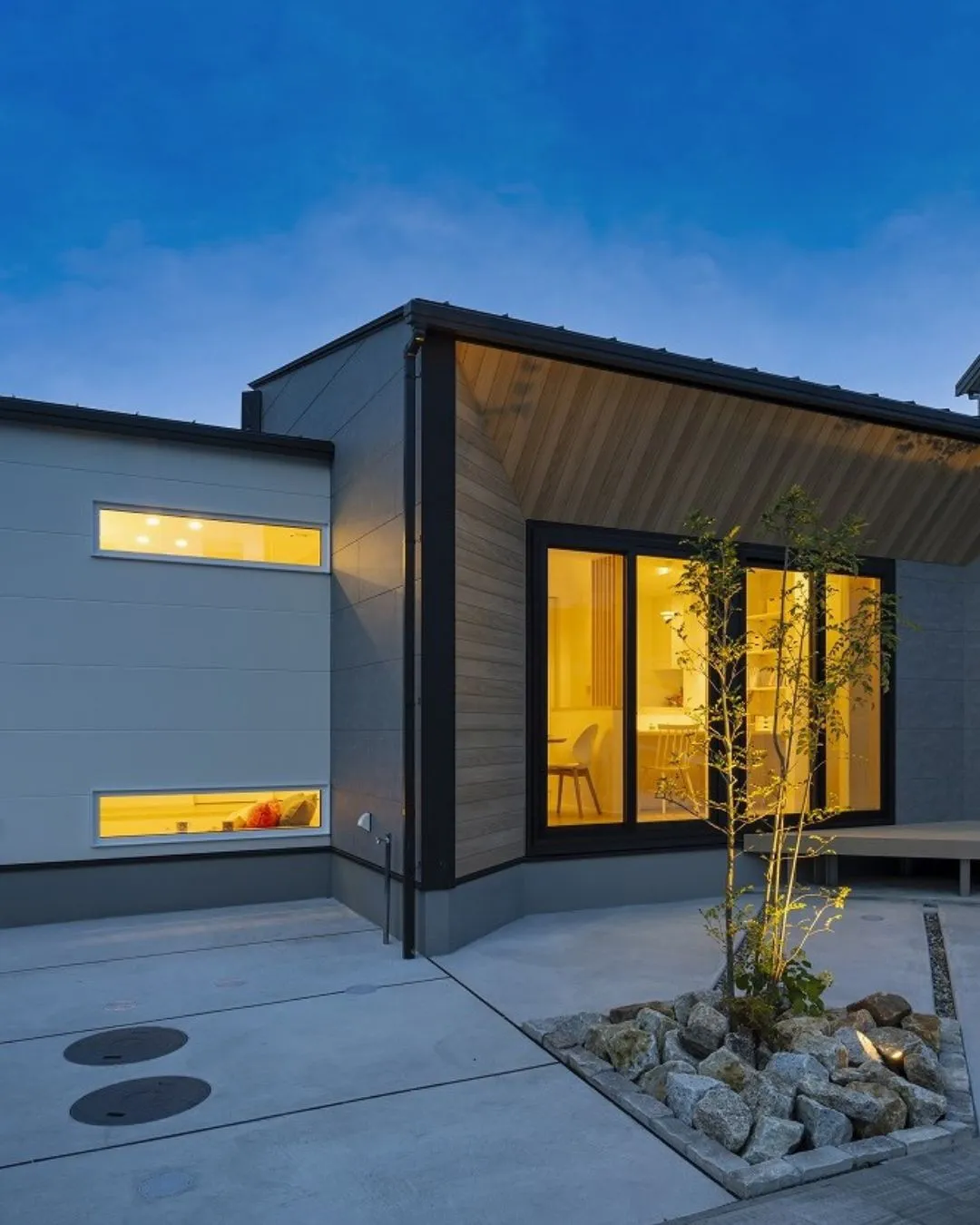 Flat House