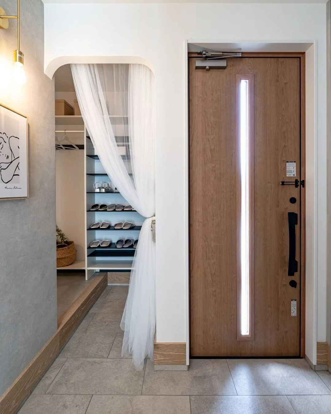 WARM ENTRANCE