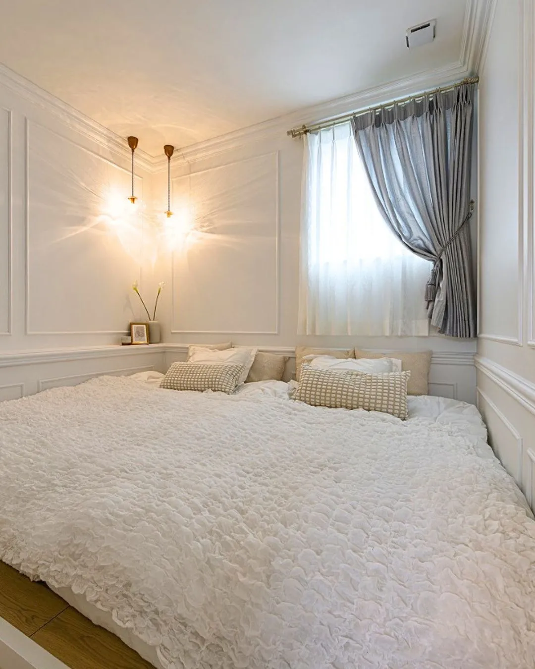CALM BEDROOM